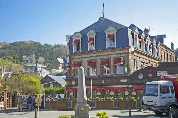 Borne de Recharge 76 Installateur borne de recharge Étretat